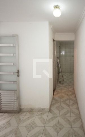 Casa para alugar com 52m², 1 quarto e sem vaga Casa para alugar com 52m², 1 quarto e sem vagaÁrea de Serviço