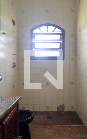 Casa para alugar com 60m², 1 quarto e sem vagaBanheiro