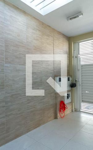 Casa para alugar com 140m², 3 quartos e 1 vaga Casa para alugar com 140m², 3 quartos e 1 vagaGaragem