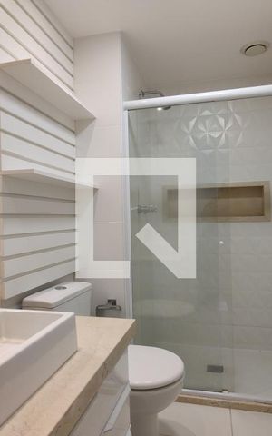 Apartamento à venda com 75m², 2 quartos e 1 vaga Apartamento à venda com 75m², 2 quartos e 1 vagaBanheiro da Suíte