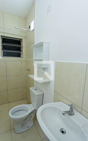 Casa para alugar com 27m², 1 quarto e sem vaga Casa para alugar com 27m², 1 quarto e sem vagaBanheiro