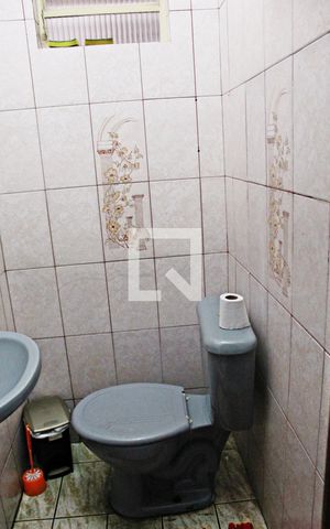 Casa à venda com 202m², 2 quartos e 2 vagasLavabo