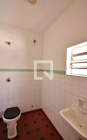 Casa para alugar com 350m², 2 quartos e 4 vagasBanheiro do Salão de Festas 
