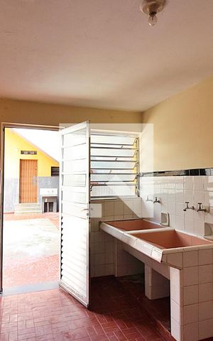 Casa para alugar com 350m², 2 quartos e 4 vagasLavanderia 2