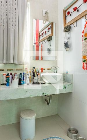 Casa à venda com 463m², 5 quartos e 5 vagas Casa à venda com 463m², 5 quartos e 5 vagasBanheiro da Suíte