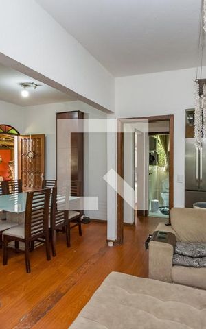 Casa à venda com 463m², 5 quartos e 5 vagas Casa à venda com 463m², 5 quartos e 5 vagasSala