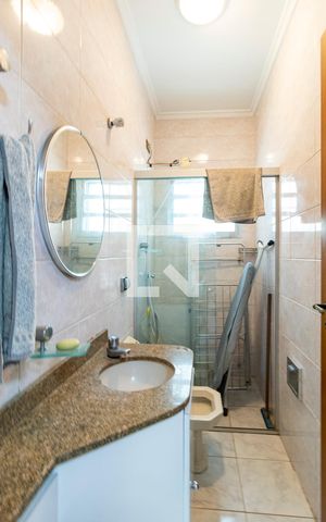 Casa à venda com 225m², 3 quartos e 5 vagas Casa à venda com 225m², 3 quartos e 5 vagasLavabo 2
