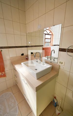 Casa à venda com 440m², 7 quartos e 6 vagas Casa à venda com 440m², 7 quartos e 6 vagasBanheiro da Suíte 2