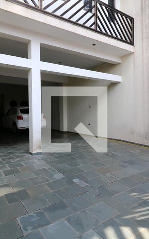 Casa à venda com 258m², 4 quartos e 5 vagasGaragem