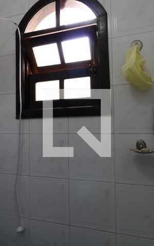 Casa à venda com 258m², 4 quartos e 5 vagasBanheiro da Suíte 1