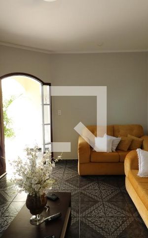 Casa à venda com 258m², 4 quartos e 5 vagasSala