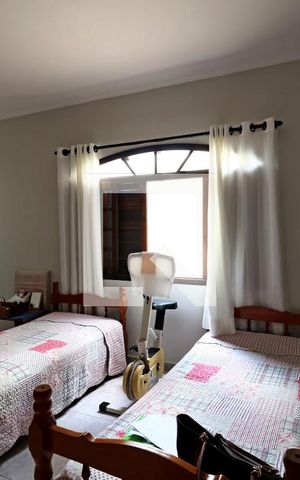 Casa à venda com 258m², 4 quartos e 5 vagasSuíte 2