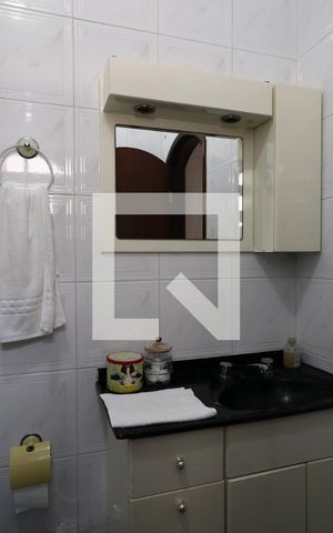Casa à venda com 258m², 4 quartos e 5 vagasBanheiro da Suíte 2