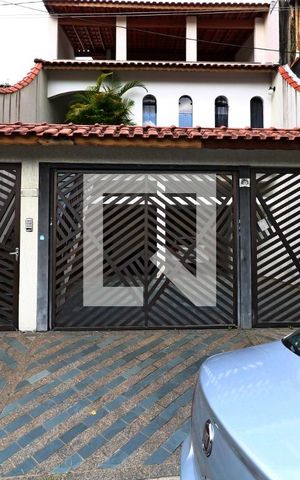 Casa à venda com 258m², 4 quartos e 5 vagasFachada