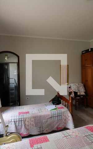 Casa à venda com 258m², 4 quartos e 5 vagasSuíte 2