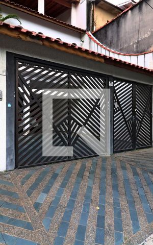 Casa à venda com 258m², 4 quartos e 5 vagasFachada