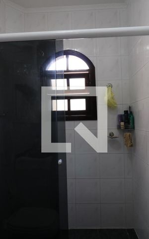 Casa à venda com 258m², 4 quartos e 5 vagasBanheiro da Suíte 1