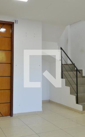 Casa de condomínio à venda com 120m², 4 quartos e 1 vagaSala