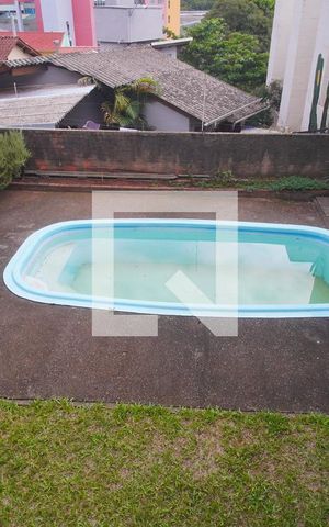 Casa à venda com 264m², 3 quartos e 3 vagasPiscina