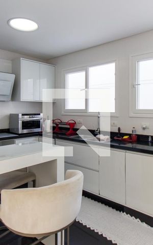 Casa de condomínio à venda com 700m², 4 quartos e 6 vagas Casa de condomínio à venda com 700m², 4 quartos e 6 vagasCozinha