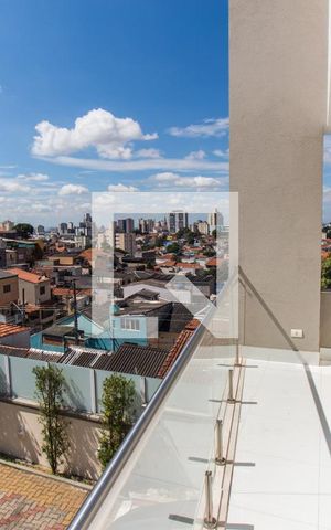 Casa de condomínio à venda com 700m², 4 quartos e 6 vagas Casa de condomínio à venda com 700m², 4 quartos e 6 vagasVaranda