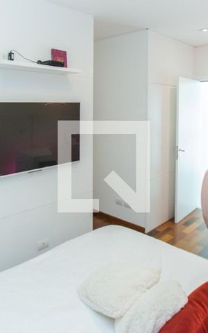 Casa de condomínio à venda com 700m², 4 quartos e 6 vagas Casa de condomínio à venda com 700m², 4 quartos e 6 vagasSuíte 4