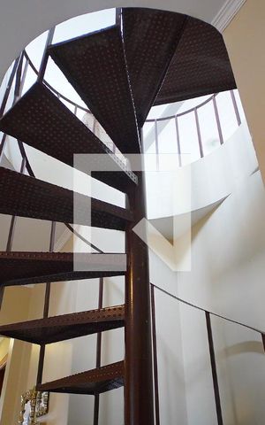 Apartamento à venda com 95m², 3 quartos e 1 vagaEscada para cobertura