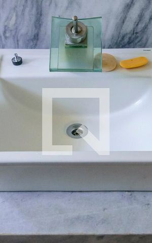Apartamento para alugar com 128m², 3 quartos e sem vaga Apartamento para alugar com 128m², 3 quartos e sem vagaBanheiro