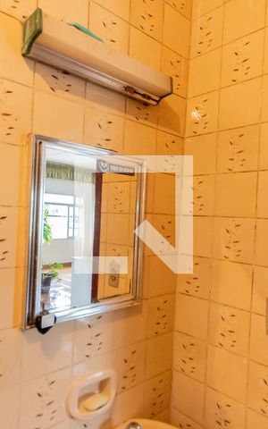 Casa à venda com 262m², 5 quartos e 3 vagas Casa à venda com 262m², 5 quartos e 3 vagasEspelho