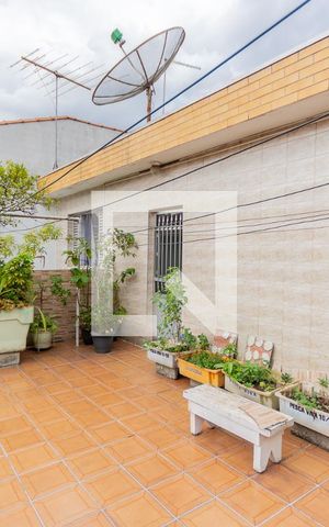 Casa à venda com 262m², 5 quartos e 3 vagas Casa à venda com 262m², 5 quartos e 3 vagasQuintal