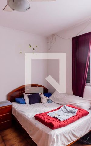 Casa à venda com 262m², 5 quartos e 3 vagas Casa à venda com 262m², 5 quartos e 3 vagasQuarto 2