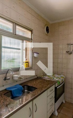 Casa à venda com 262m², 5 quartos e 3 vagas Casa à venda com 262m², 5 quartos e 3 vagasCozinha