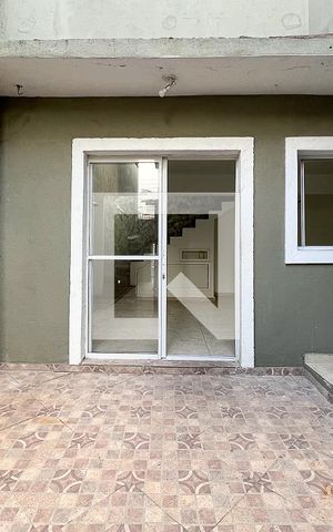 Casa à venda com 70m², 1 quarto e sem vagaÁrea de Serviço e Quintal