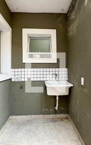 Casa à venda com 70m², 1 quarto e sem vagaÁrea de Serviço e Quintal