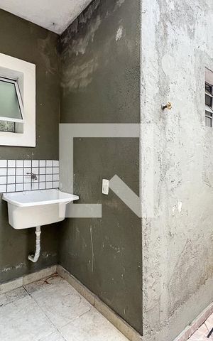 Casa à venda com 70m², 1 quarto e sem vagaÁrea de Serviço e Quintal