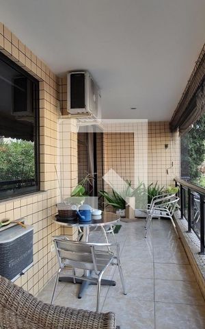 Apartamento à venda com 126m², 3 quartos e 3 vagas Apartamento à venda com 126m², 3 quartos e 3 vagasVaranda