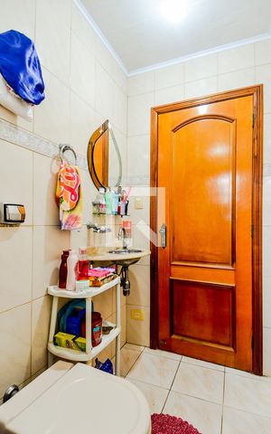 Casa para alugar com 280m², 4 quartos e 4 vagasBanheiro Social 1