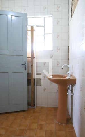 Casa à venda com 208m², 4 quartos e 7 vagas Casa à venda com 208m², 4 quartos e 7 vagasBanheiro