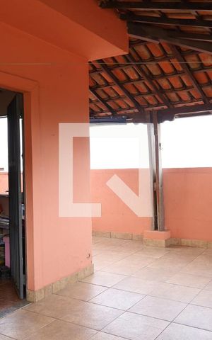 Casa à venda com 208m², 4 quartos e 7 vagas Casa à venda com 208m², 4 quartos e 7 vagasSacada