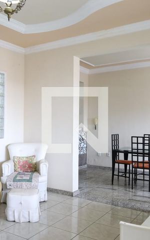 Casa à venda com 208m², 4 quartos e 7 vagas Casa à venda com 208m², 4 quartos e 7 vagasSala