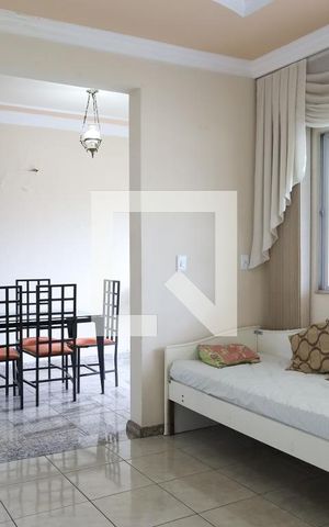 Casa à venda com 208m², 4 quartos e 7 vagas Casa à venda com 208m², 4 quartos e 7 vagasSala