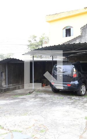 Casa à venda com 208m², 4 quartos e 7 vagas Casa à venda com 208m², 4 quartos e 7 vagasGaragem