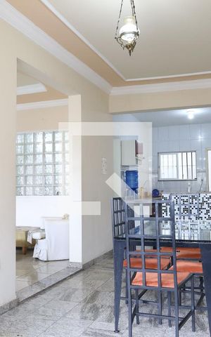 Casa à venda com 208m², 4 quartos e 7 vagas Casa à venda com 208m², 4 quartos e 7 vagasSala