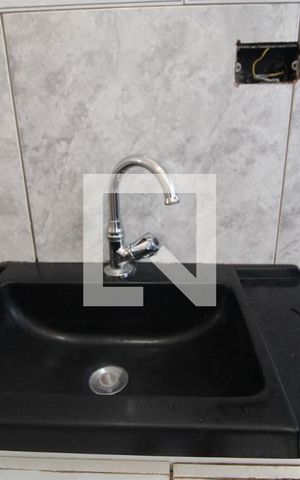 Casa à venda com 270m², 4 quartos e 2 vagasPia banheiro da suíte 1