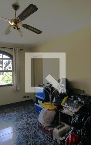 Casa à venda com 270m², 4 quartos e 2 vagasSuíte 2