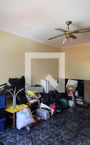 Casa à venda com 270m², 4 quartos e 2 vagasSuíte 2