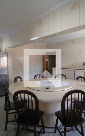 Casa à venda com 270m², 4 quartos e 2 vagasCozinha