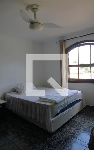 Casa à venda com 270m², 4 quartos e 2 vagasSuíte 1