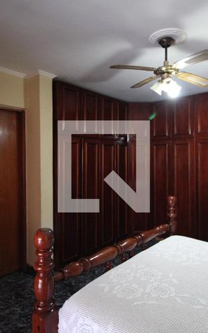 Casa à venda com 270m², 4 quartos e 2 vagasSuíte 3