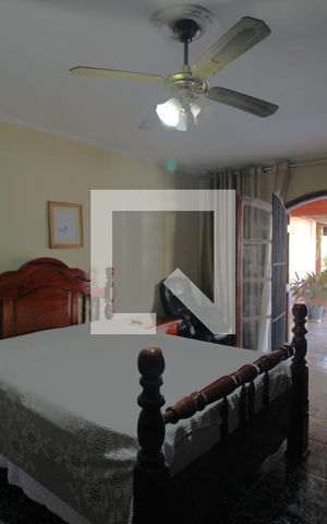 Casa à venda com 270m², 4 quartos e 2 vagasSuíte 3